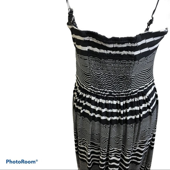 Betsy Johnson maxi ruffle black white dress. Size 4 - Picture 8 of 13